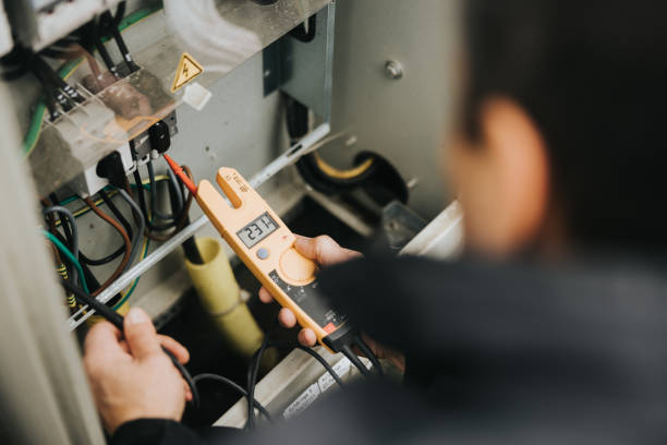 Best Electrician Near Me  in Oelwein, IA